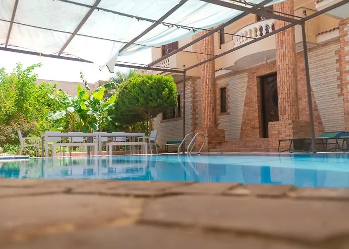 4 Bedroom Superior Family Villa With Private Pool, 5 Min From Beach Abu Talat