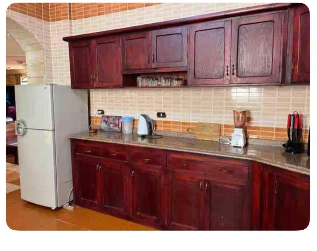 4 Bedroom Superior Family With Private Pool, 5 Min From Abu Talat Villa *